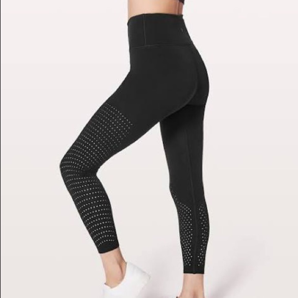 Lululemon - Reveal 7/8 tight